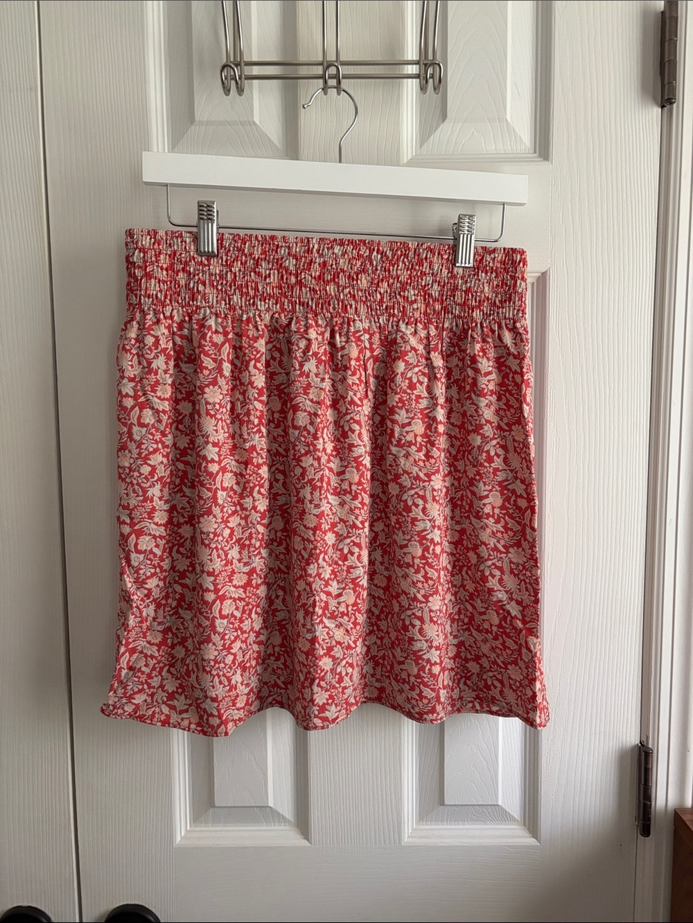 NWT- Loft Outlet Smocked Waist Red Floral Mini Skirt